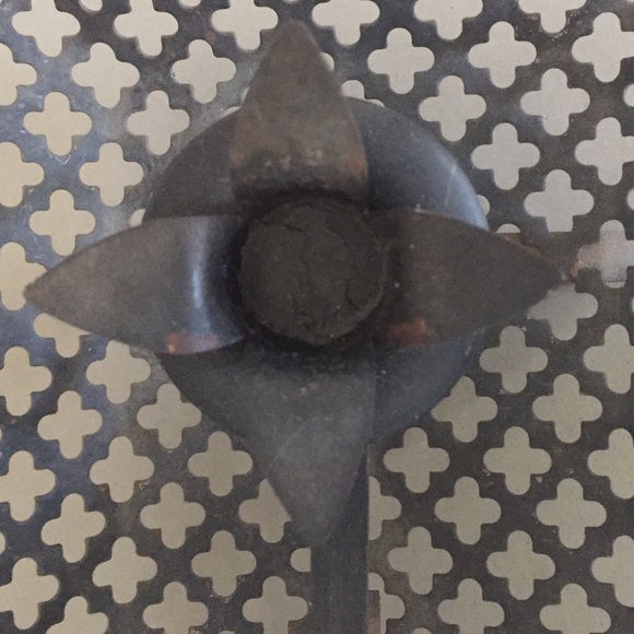 VINTAGE METAL CANDLE HOLDER - Picture 5 of 6